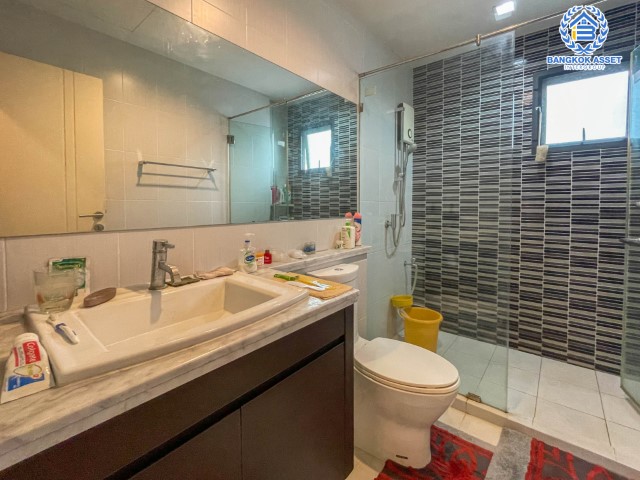 *****บ้านเดี่ยวมือสองย่านกรุงเทพฯ ม.เศรษฐสิริ ราชพฤกษ์-จรัญฯ เนื้อที่กว้างขวางมากถึง 105 ตร.ว. ฟังก์ชัน 3 ห้องนอน 3 ห้องน้ำ ที่จอดรถ 2 คัน บ้านจากผู้พัฒนาโครงการ Sansiri ตั้งบนทำเลแห่งการเดินทาง เชื่อมต่อถนนราชพฤกษ์, ถนนจรัญสนิทวงศ์, ถนนพรานนก, ถนนบรมราชชนี